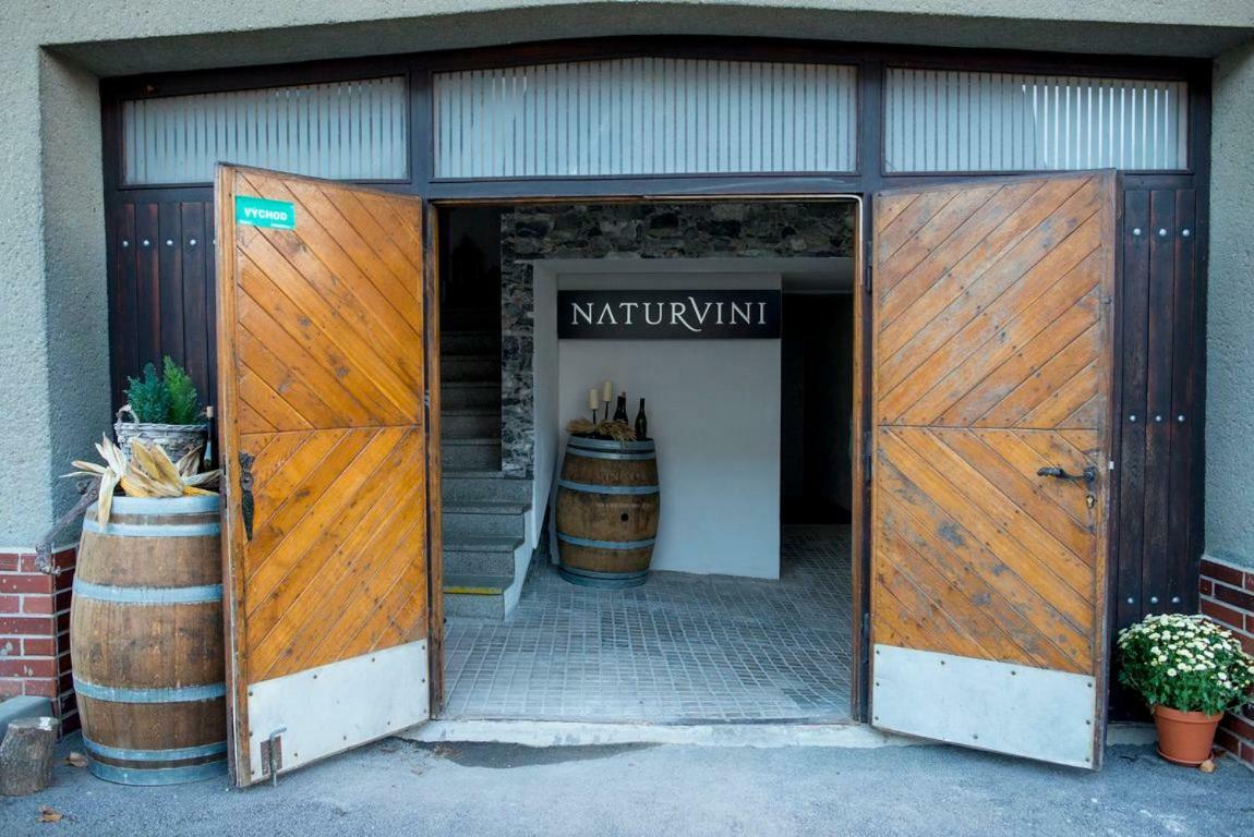 Penzion A Vinarstvi Naturvini Miroslav  Eksteriør billede